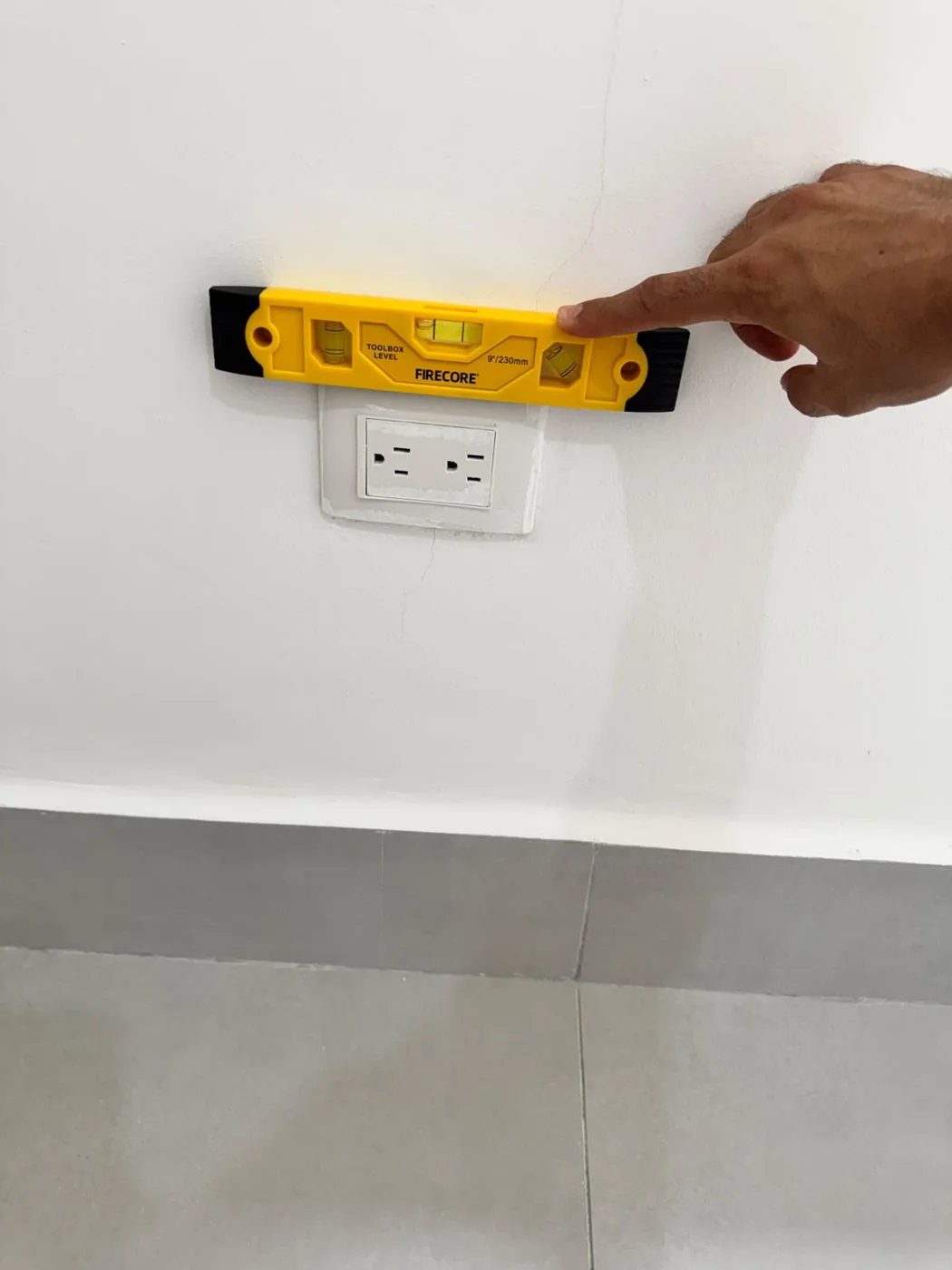 Inspección de una instalación eléctrica accesible